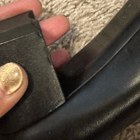 Chanel uniform heels - Picture 4 of 8